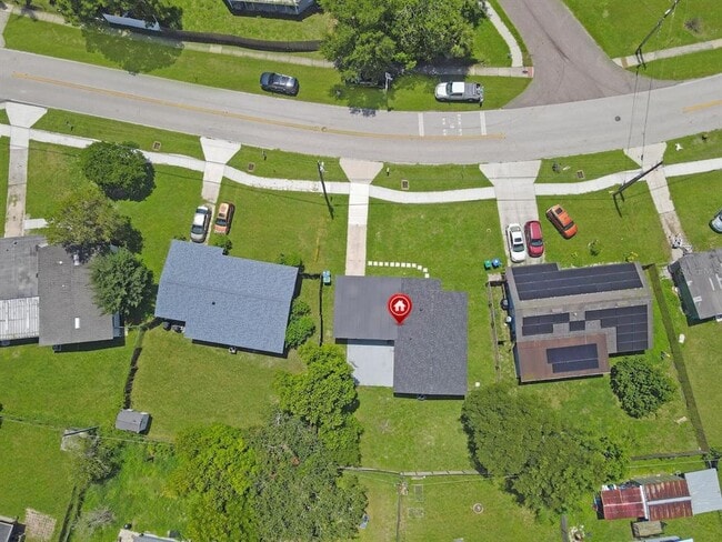 Building Photo - 2806 Bonneville Dr