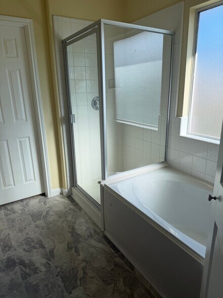 Building Photo - 3826 Silver Hawk Dr
