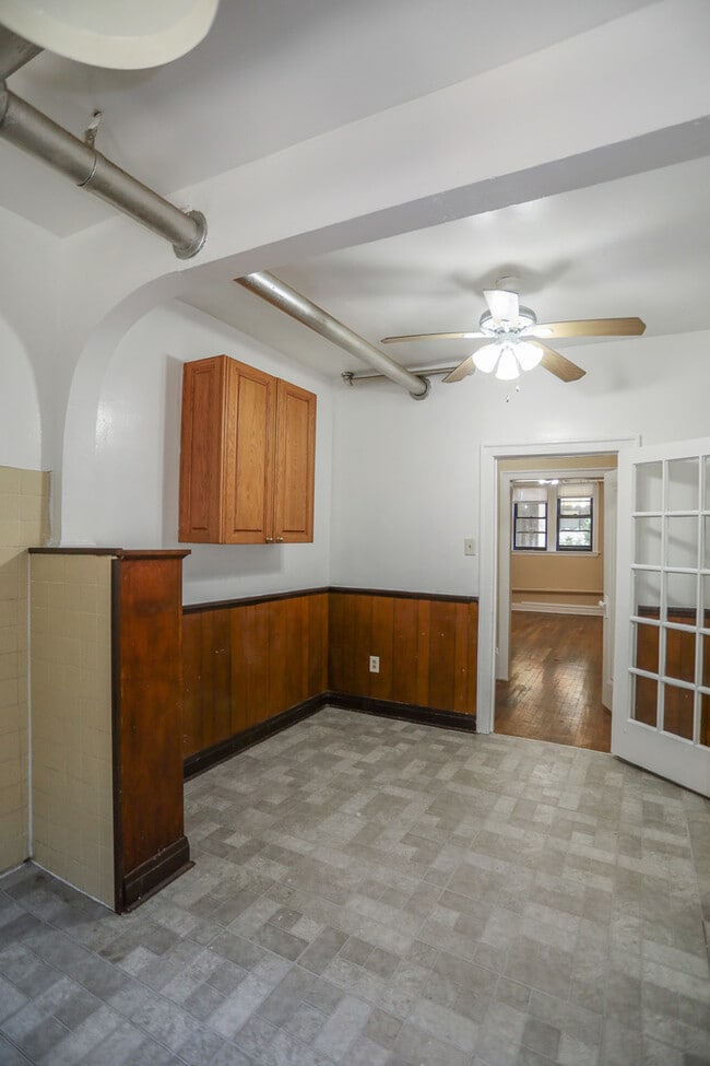 Building Photo - 4728 W Addison St