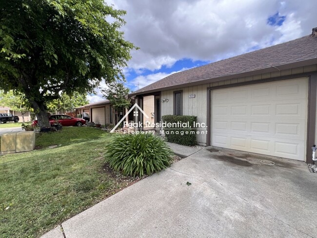 Building Photo - Nice Sacramento 2bd/1ba Halfplex!