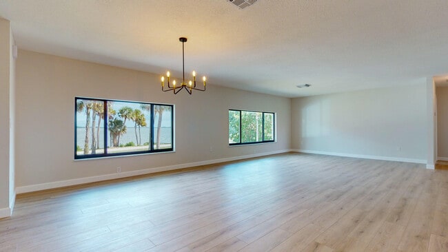 Building Photo - 4003 S Indian River Dr