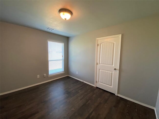 Building Photo - 491 Washington Ave NW