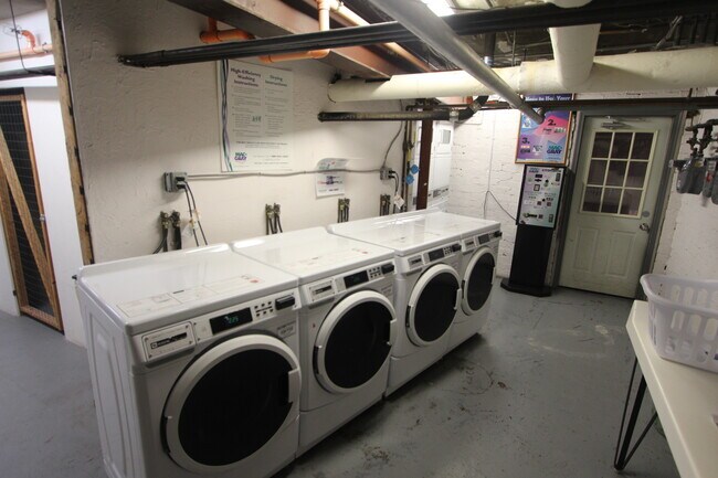 Building Photo - 115 College Ave