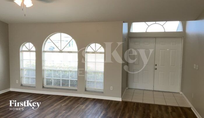 Building Photo - 305 NW 22nd Ct
