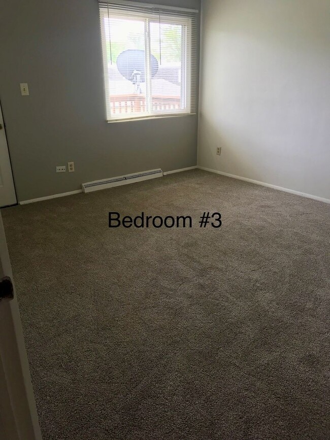 Building Photo - 742 Fairwood Dr