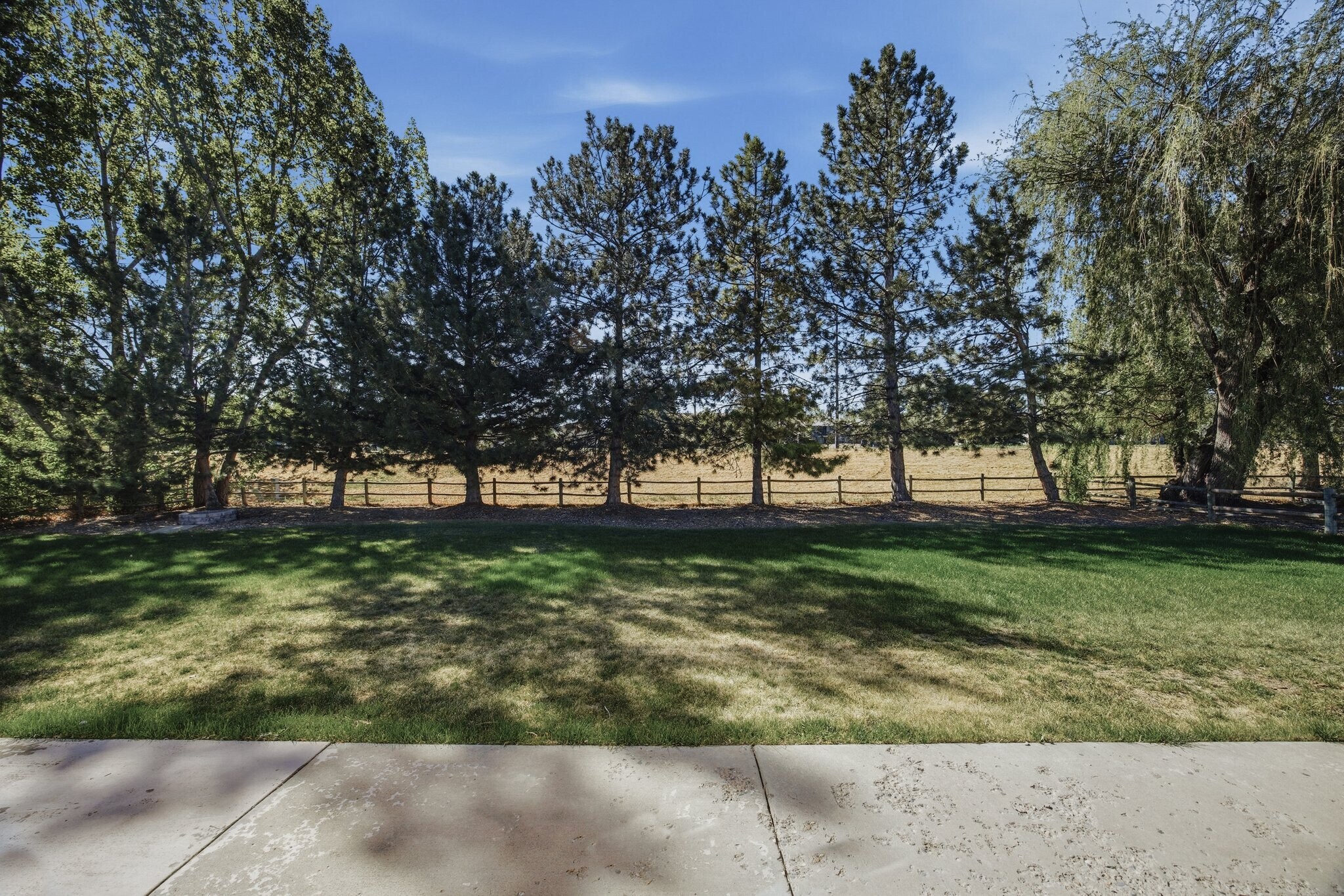 Building Photo - 2056 Calhoun Ct