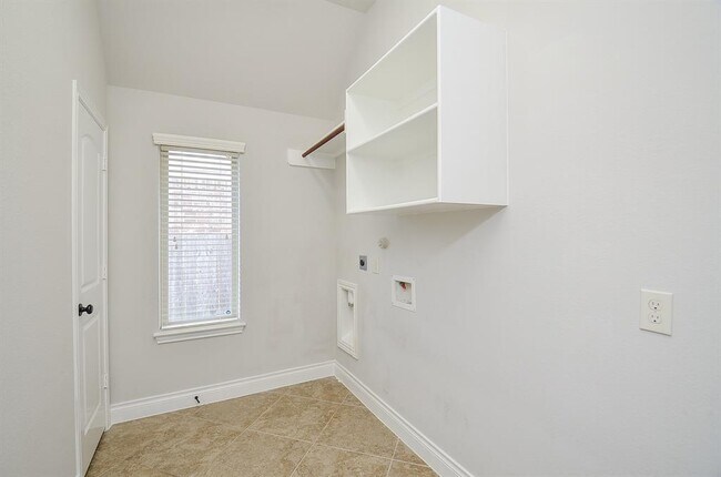 Building Photo - 27011 Cliff Pointe Ln