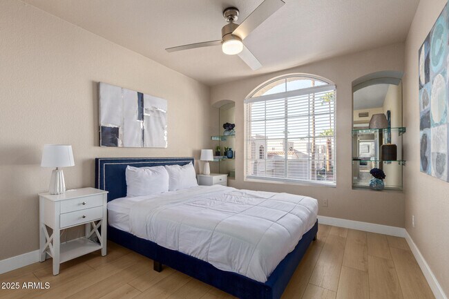 Building Photo - 1413 W Coral Reef Dr