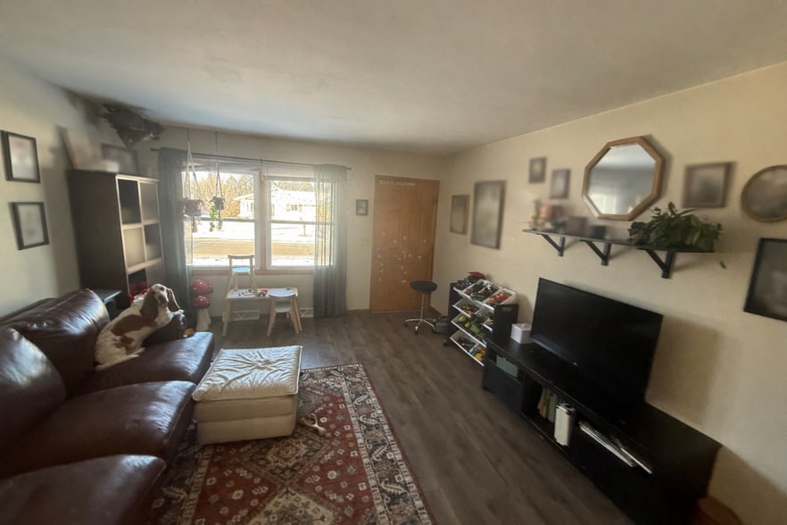 Building Photo - 1907 Green Tree Rd