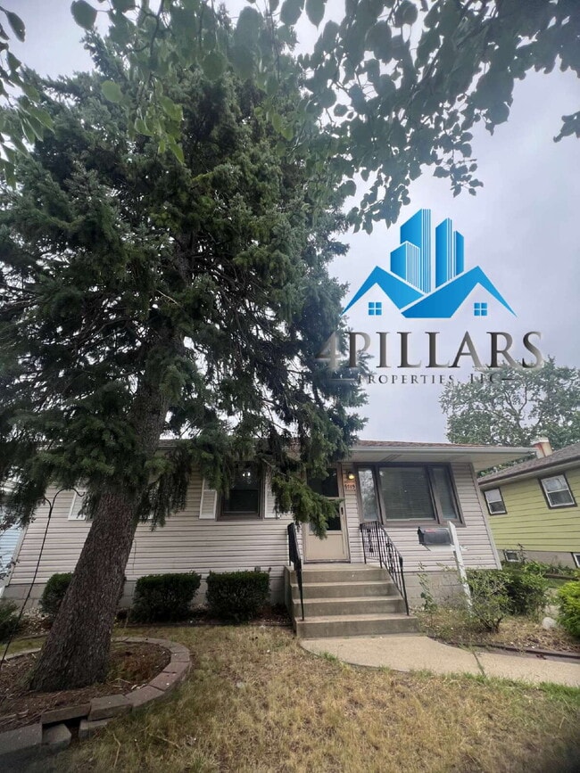 Building Photo - "Charming 3-Bedroom Haven with Finished Basement & Gleaming Hardwood Floors in Hammond!"