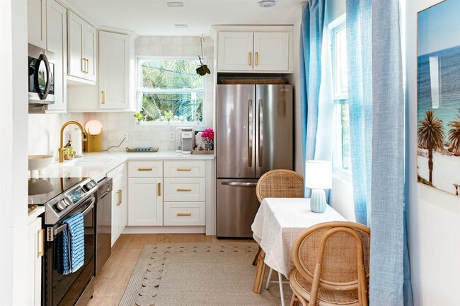 Building Photo - 610 38th St