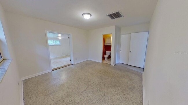 Building Photo - 6374 Hampton Dr N