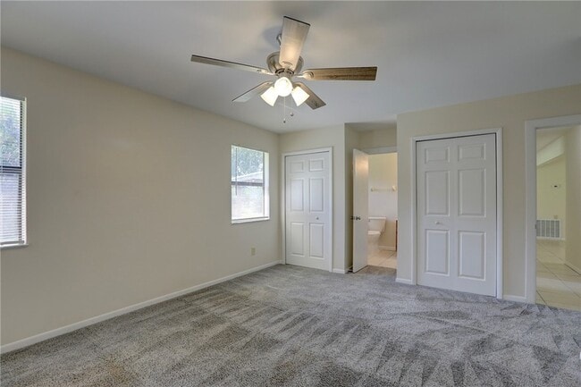 Building Photo - 950 Landsdowne Dr