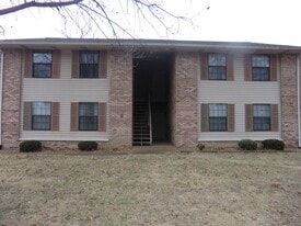 Building Photo - 3 Quail Hollow Ct