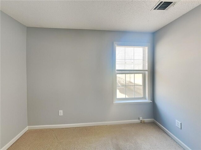 Building Photo - 3562 Courtfield Trace NE