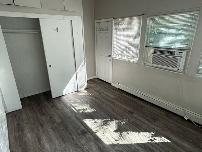 Building Photo - Beautiful one bedroom in the heart of the ...