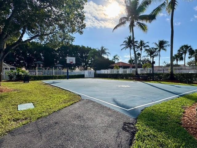 Building Photo - 1140 Sorrento Dr