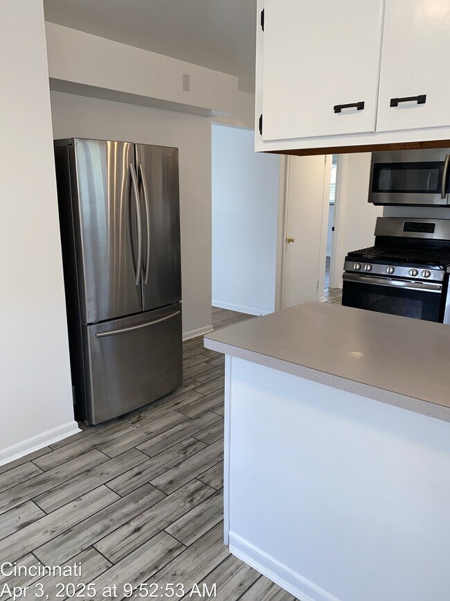 Building Photo - 4947 Charlemar Dr