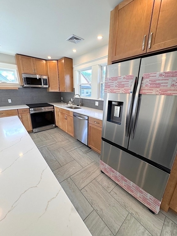 Building Photo - 14 White St