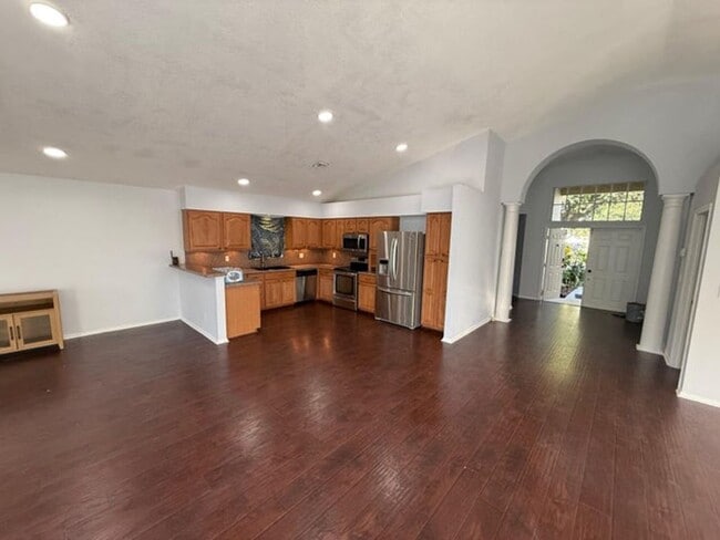 Building Photo - 1304 Lake Breeze Dr