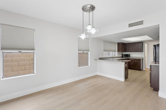 Building Photo - 17435 N 46th St