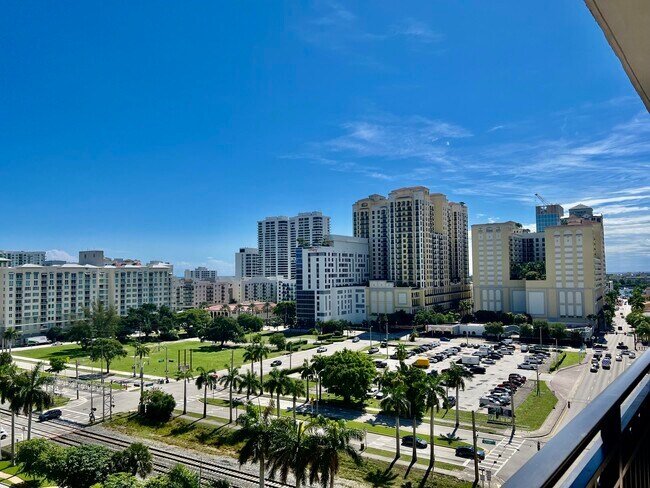Building Photo - 550 Okeechobee Blvd
