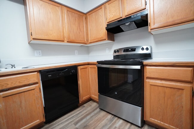 Building Photo - 79 E 2nd St N