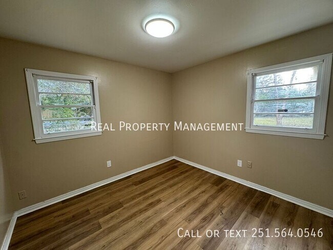 Building Photo - 6559 Athey Ct