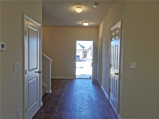 Building Photo - 11 Darling Ln