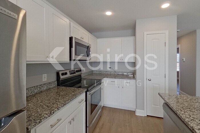 Building Photo - 100 Mountain Holly Rd