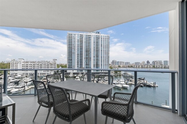 Building Photo - 17111 Biscayne Blvd
