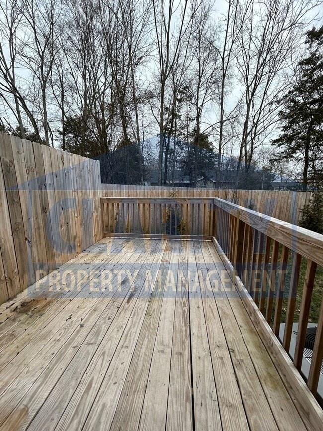 Building Photo - Two bedroom townhome in great, central location!