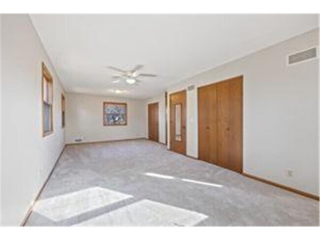 Building Photo - 15605 Boulder Creek Dr