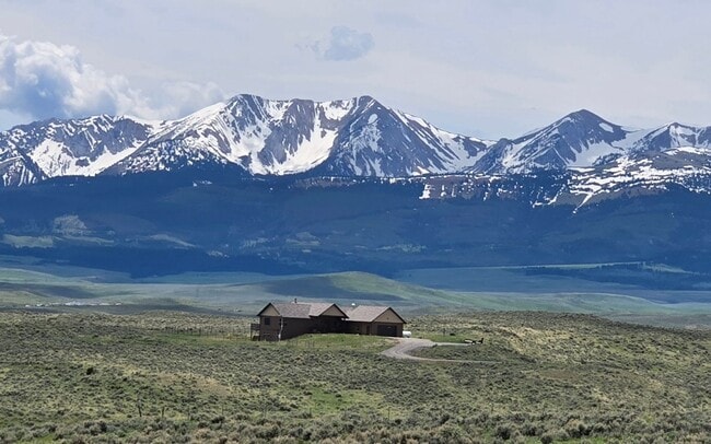 Building Photo - Montana Dream Turned Reality – One-of-a-Ki...