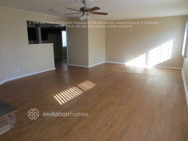 Building Photo - 1172 Elm Ave