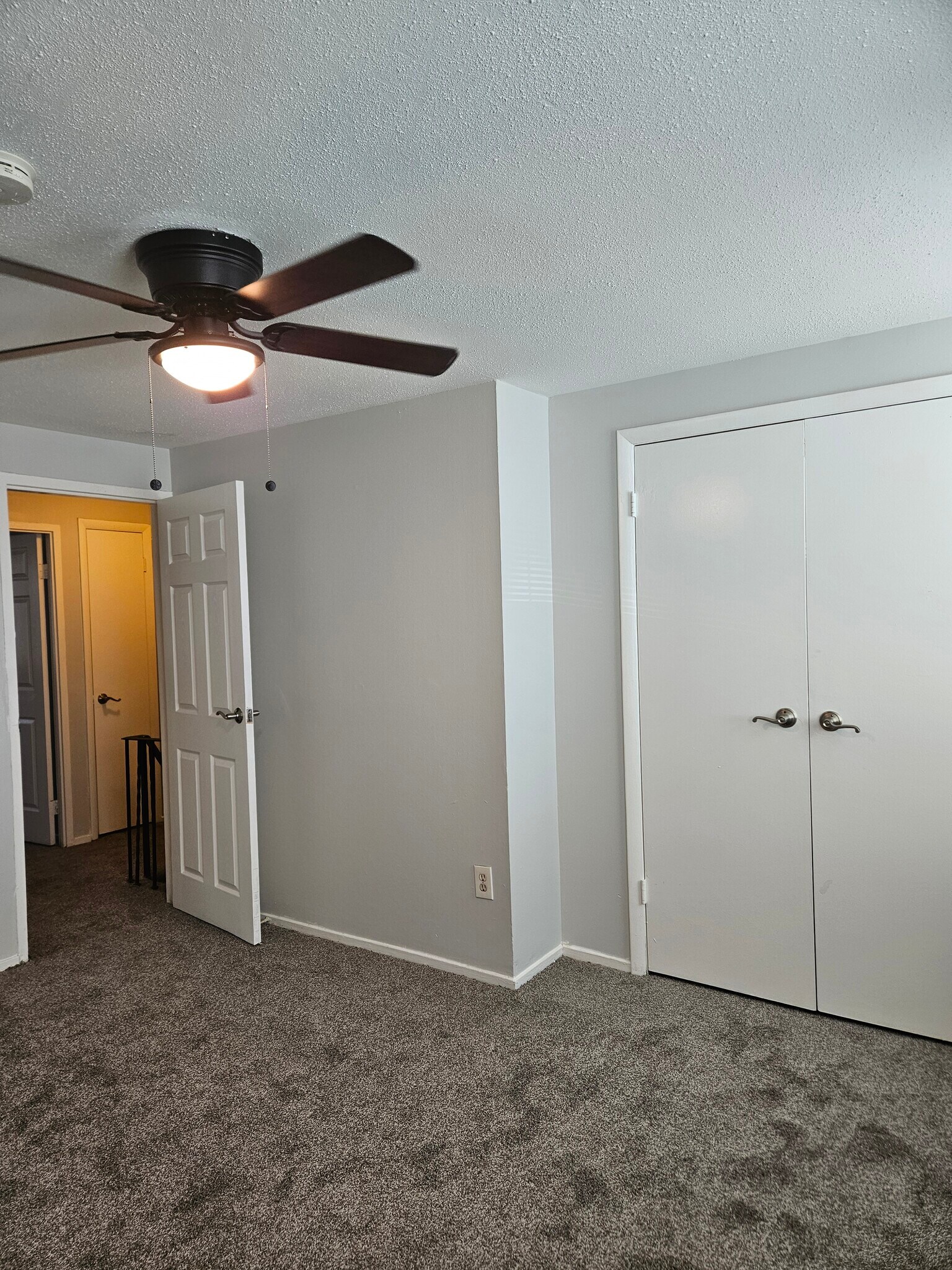 Building Photo - 1951 Dutch Village Dr