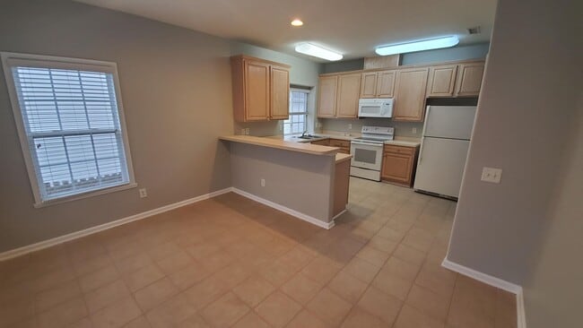 Building Photo - 1303 Snyder St