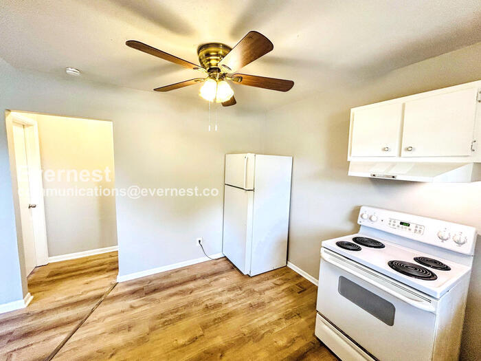 Building Photo - 10546 106th Ave N