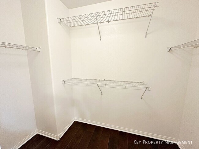 Building Photo - 9772 Bedstraw St