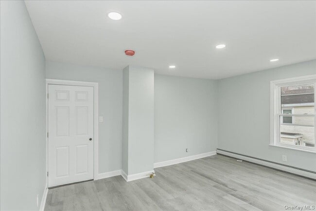 Building Photo - 75 Anstice St