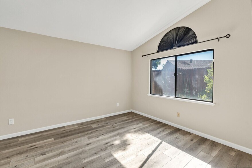Building Photo - 8200 Northam Dr
