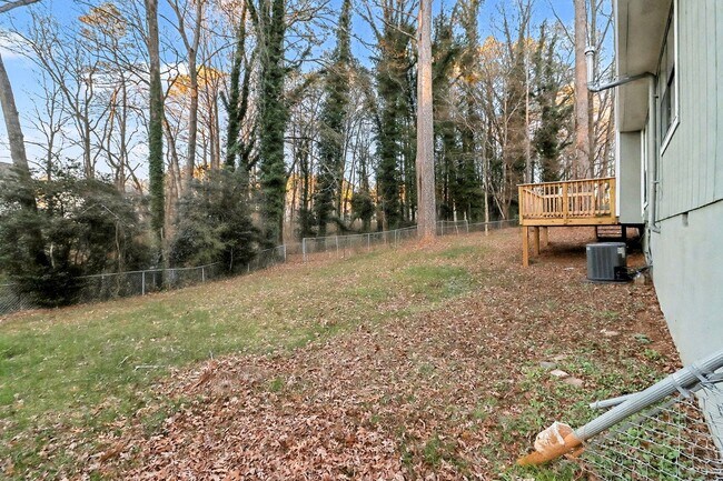 Building Photo - Renovated 3 Bedroom 2 Bath Home