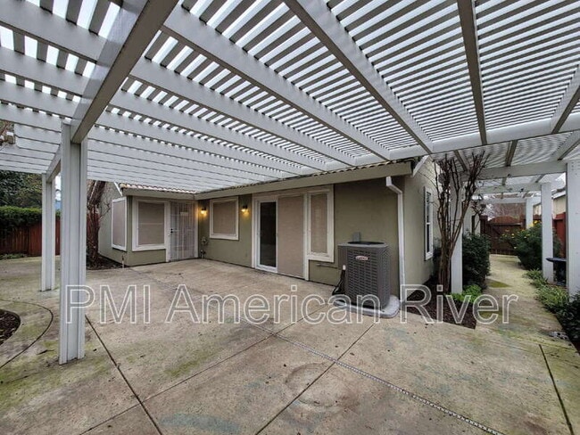 Building Photo - 5628 Bolton Way