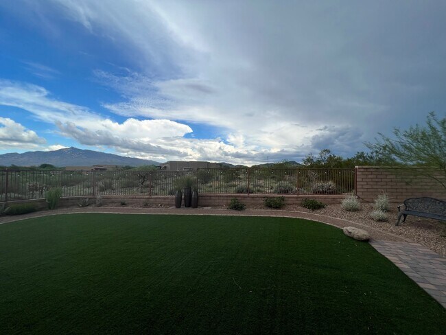Building Photo - 14466 E Flamingo Cres Pl