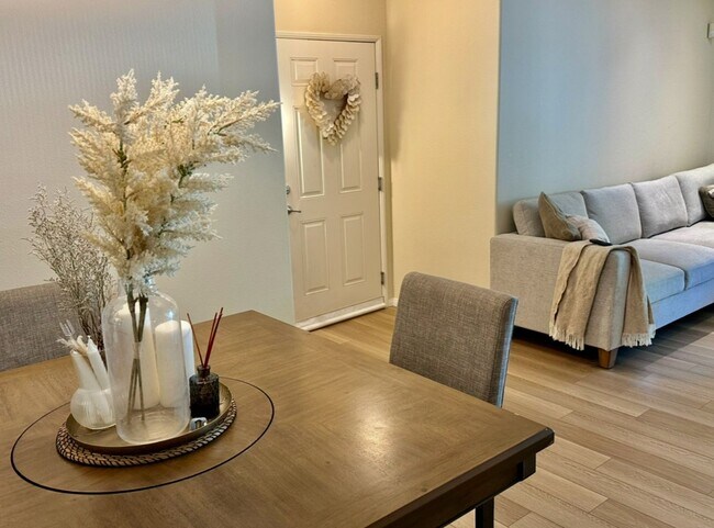 Building Photo - Beautiful 2 Bd 2 BA Condo Prime Marina Dis...