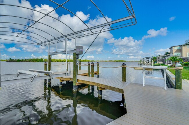 Building Photo - 11599 Island Ave