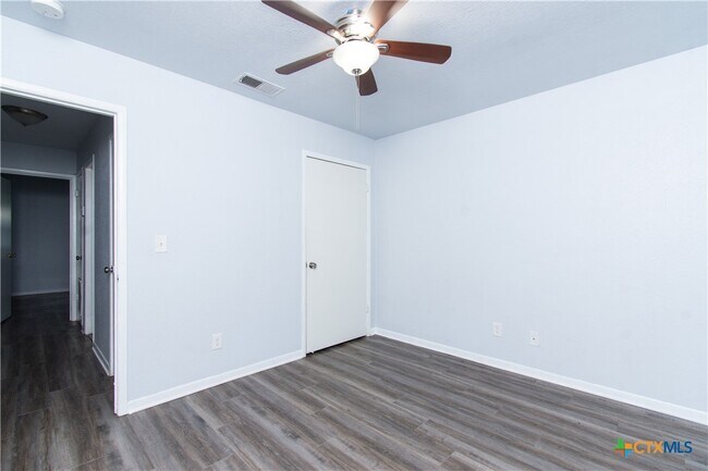 Building Photo - 1610 Indian Trail