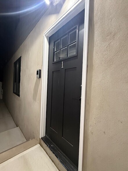 Unit 1 - 6009 Jefferson St