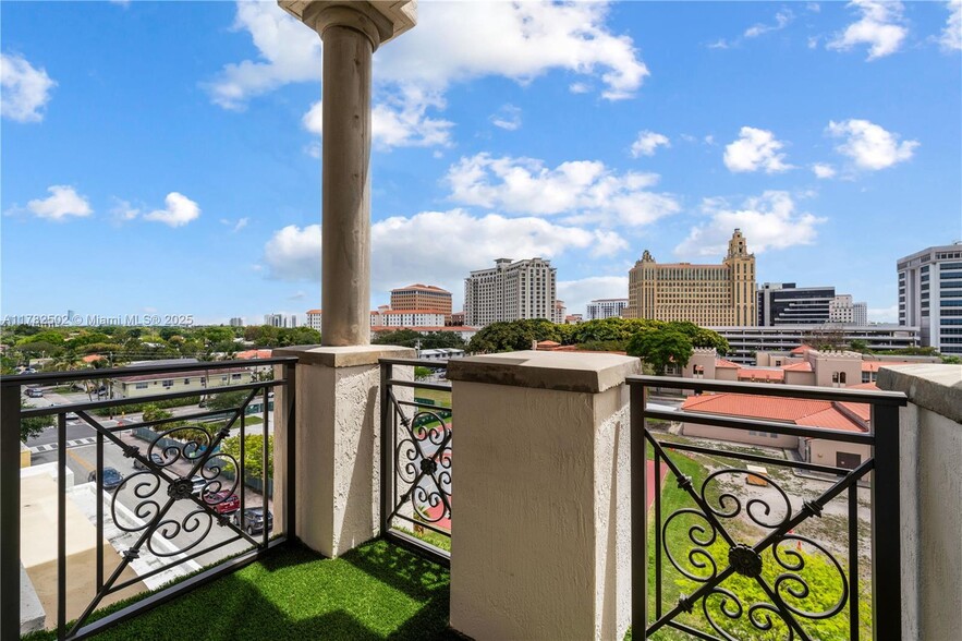 Building Photo - 1805 Ponce de Leon Blvd