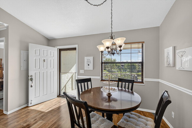 Building Photo - 202 Pinecrest Cir